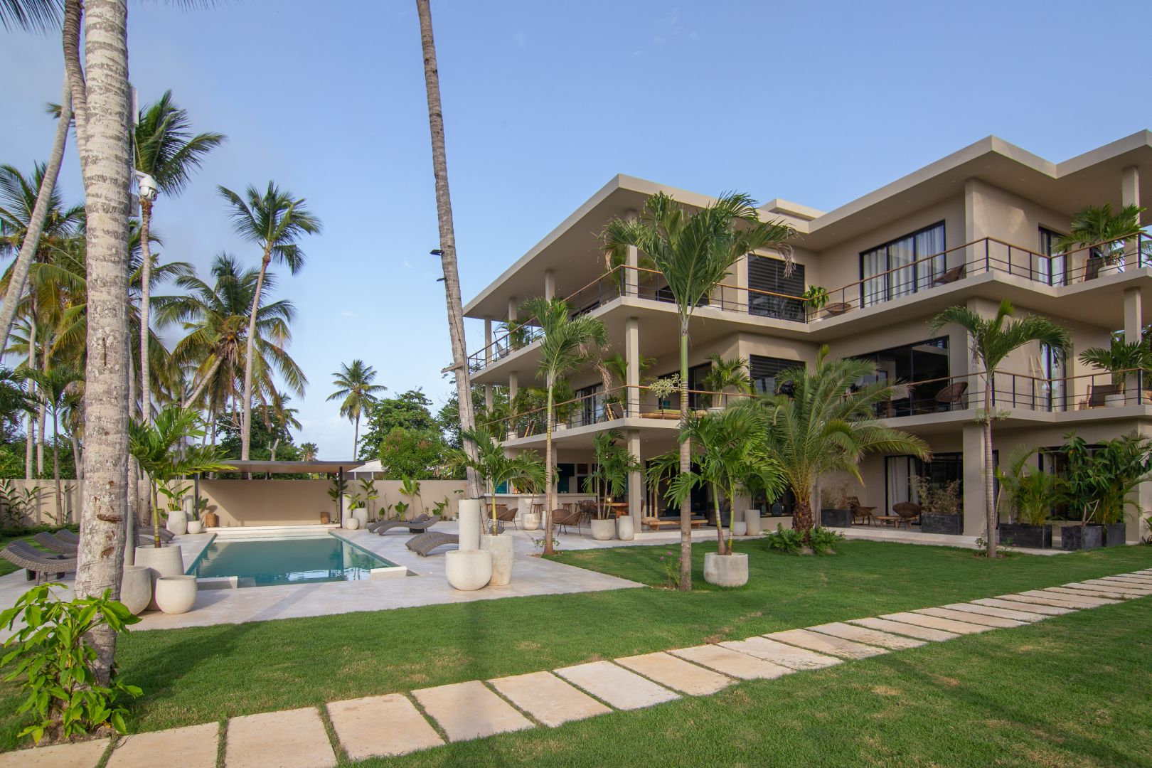Coconut house10